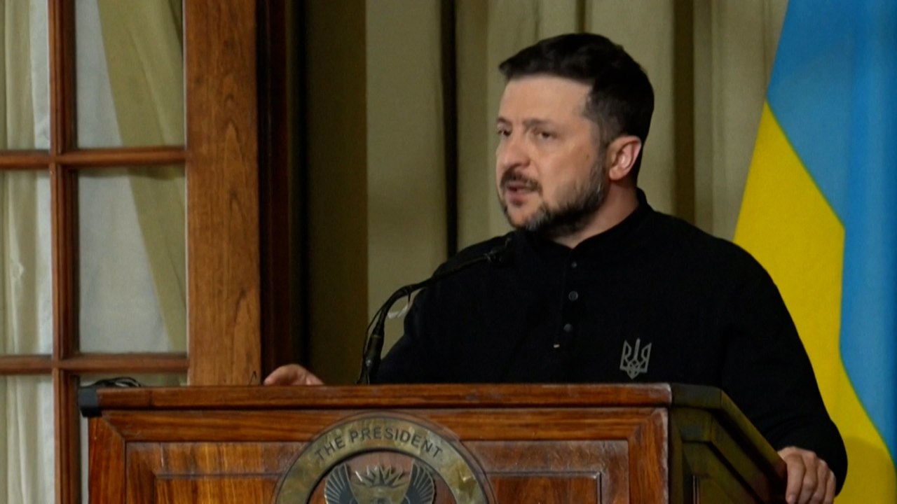 Zelensky assure que l'Ukraine « fera tout ce que ses partenaires exigent », mais ne cédera pas sur la Crimée