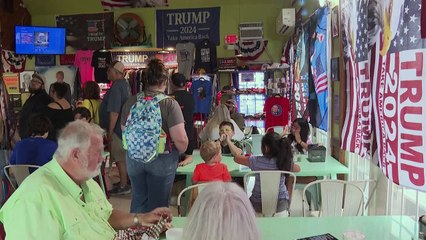 En Trump Burger, comensales saborean los primeros 100 días de su presidente