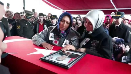 Pençe-Kilit şehidine acı veda