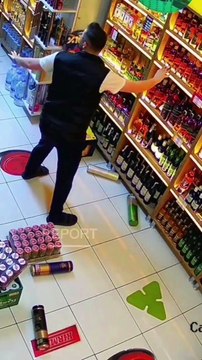 Kimi Can Derdinde, Kimi “Cin” Derdinde: Deprem Anında İlginç Görüntü