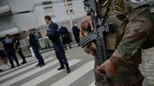 Direct - Attaque au couteau à Nantes, Borne et Retailleau sur place
