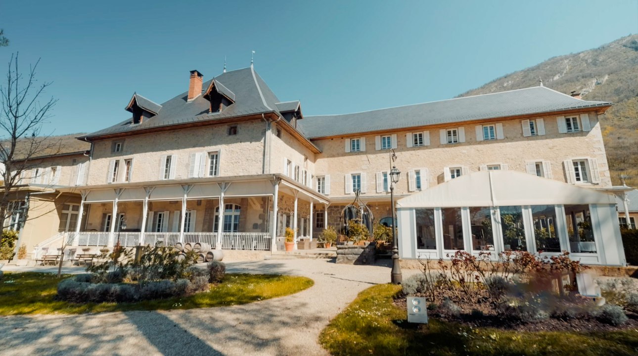 Les Entreprises à Succès // CHATEAU DES COMTES DE CHALLES