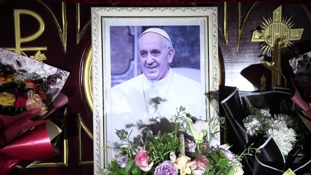 Católicos chineses de luto pela morte do papa