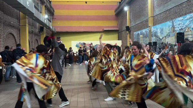 Dernières répétitions pour la Compagnie du Tire-Laine avant la grande parade de Lille 3000 !