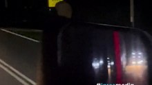 Gajah Ini Tecengang Lihat Papan Peringatan Area Gajah Yang Menyala, Gajah Bilek : "Kok bisa sih?"