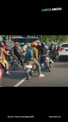 Cuma Disenggol Dari Belakang, Pemotor Emosi dan Main Hakim Sendiri, Istri : Udah, Malu Dilihat Orang