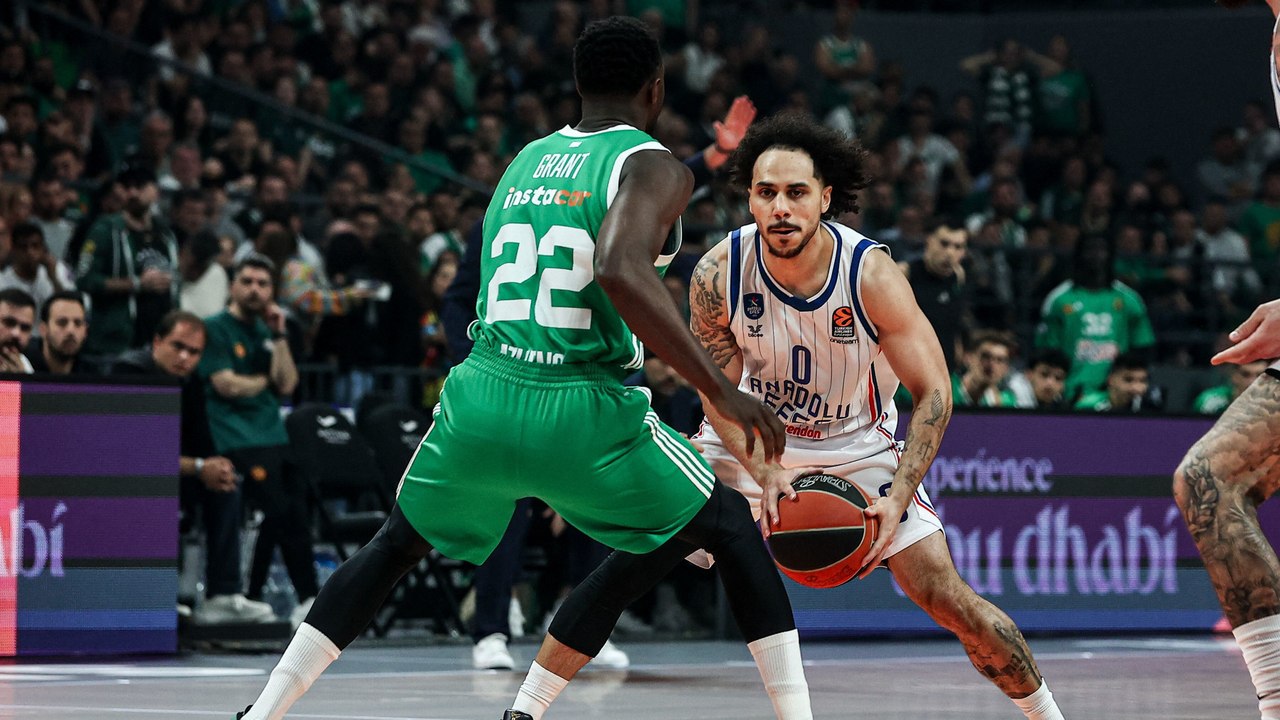 Larkin lässt das OAKA verstummen - Anadolu Efes siegt in Athen