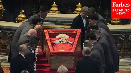 People React To Pope Francis' Decision To Choose A Simple Tomb for His Burial