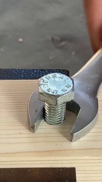 The advanced wrench technique that not everyone knows about. #diy