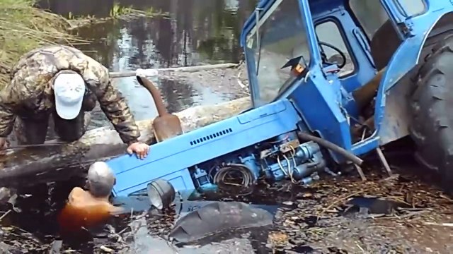 Tracteur Enlisé dans la Boue Profonde 🌧️ | Sauvetage Épique en Pleine Forêt !