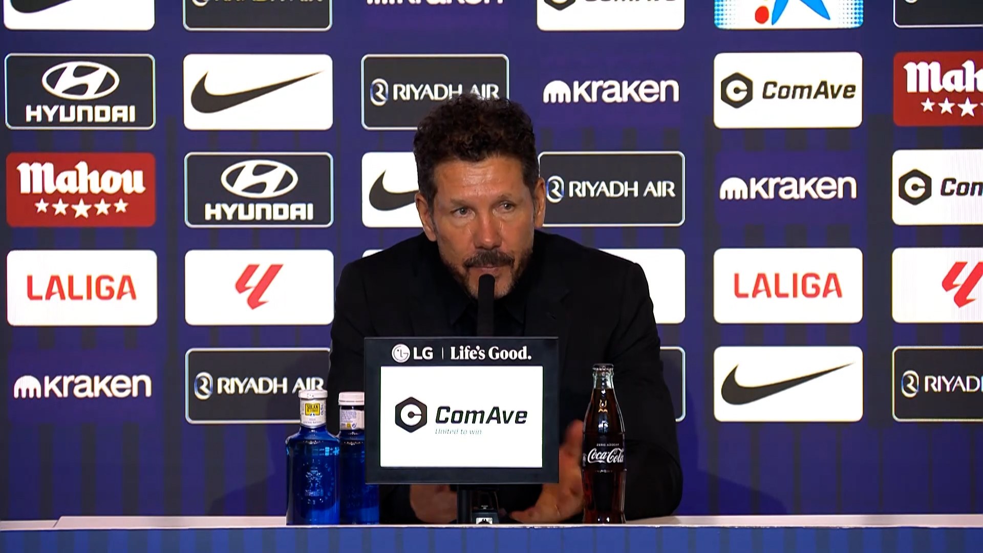 Simeone: "Oblak es el mejor portero que hemos tenido en estos años"