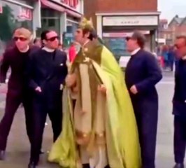 #pope #70s #cinema #movieedit #running #sn2sg #rescue #sunnight #comedy #sunnightmusic #retro #sunnightpop #letmechaseyou #action #sunnightblues #thechase #catchup #adventure #run #vintage
