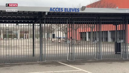 Faut-il des portiques à l'entrée des écoles ?