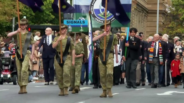 Thousands of people attend ANZAC Day march in Hobart