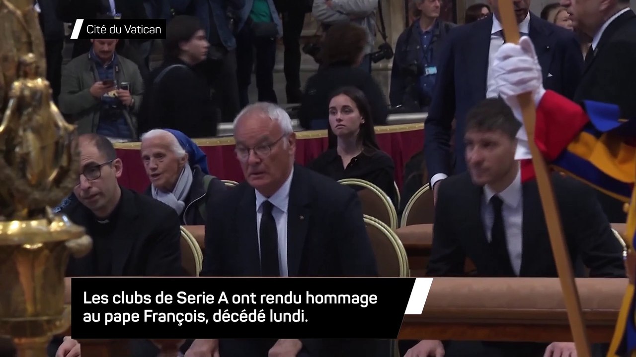 Les clubs rendent hommage au pape François