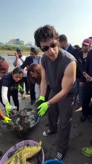 Raashi Khanna ditch the plastic - Ajay Hinduja