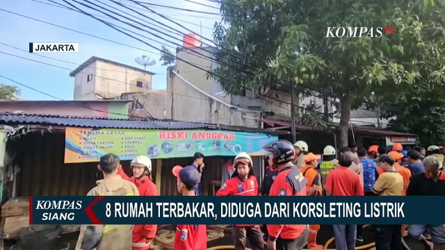 80 Personel Damkar Diterjunkan untuk Padamkan Kebakaran 8 Rumah di Kemayoran