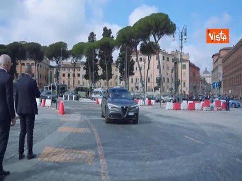 25 Aprile, Meloni all'altare della Patria per la Liberazione