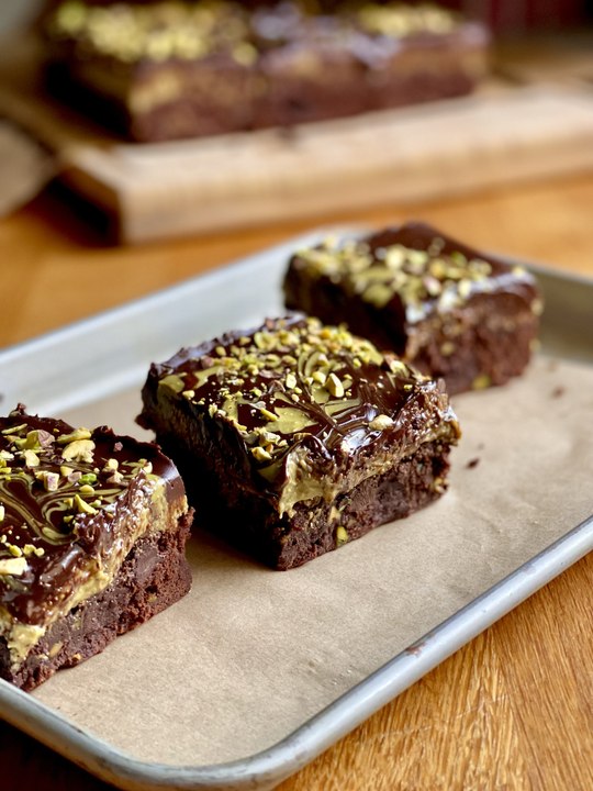 Brownies Chocolat Pistache façon Dubai Chocolate | Brownies Fourrage Croustillant Pistache & Ganache