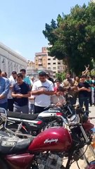 جنازة مهيبة بالإسماعيلية.. وداع مؤلم لزوجين ضحيتي حادث مأساوي وأطفالهما بين الحياة والموت