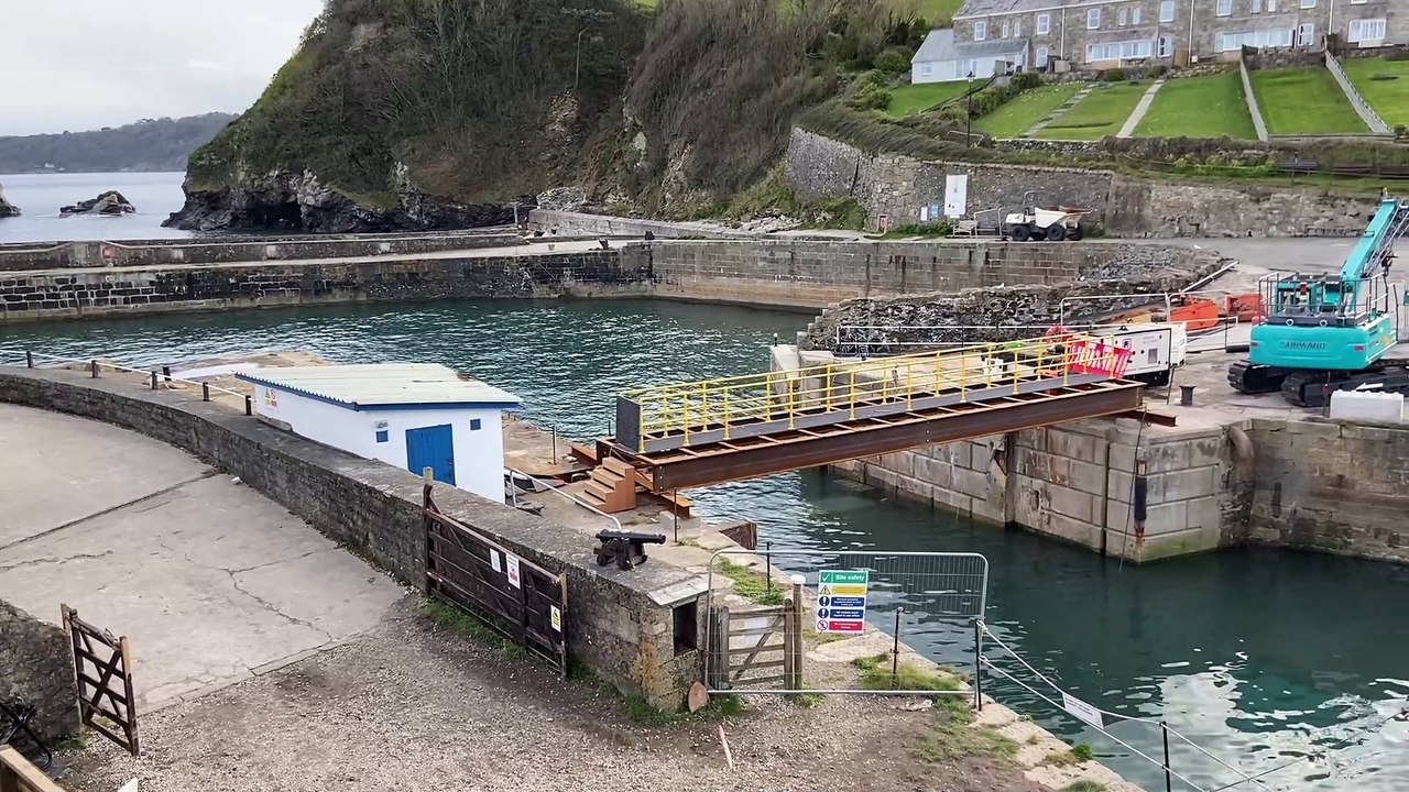 New bridge taking shape at Charlestown Harbour - Video by Andrew Townsend