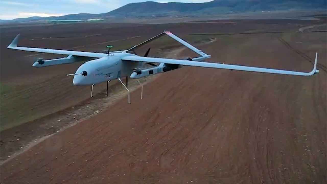 この小型ドローンは多くの航空機よりも強力です！その秘密を見てみよう！