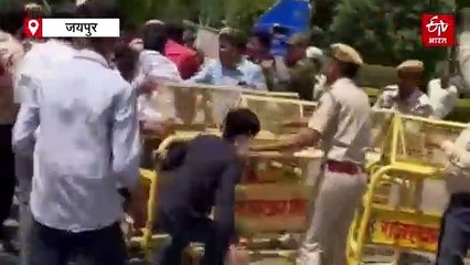 राजस्थान विश्वविद्यालय: सिंडीकेट सदस्यों को ज्ञापन देने पहुंचे एबीवीपी के कार्यकर्ताओं पर पुलिस ने किया लाठीचार्ज