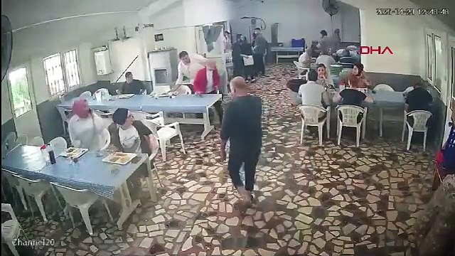 Deprem anında biri bayıldı, diğeri yemek yemeye devam etti