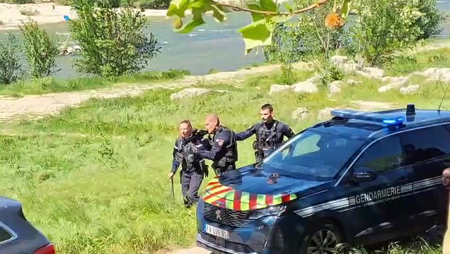 Les gendarmes du PSIG et de la brigade cynophile de Nîmes en démonstration au Forum des métiers de la sécurité au Pont du Gard
