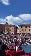 Bonaccini - “E questo è il fiore del partigiano, morto per la libertà!” (25.04.25)