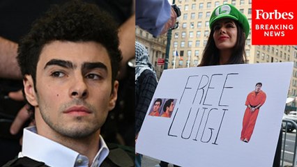 Protesters Gather Outside NYC Federal Courthouse Ahead Of Luigi Mangione’s Hearing