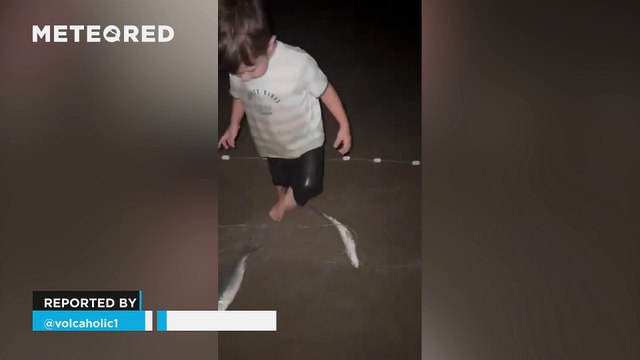 A very bright meteor lights up the skies over Santa Catarina, Brazil! This bolide is part of the Lyrid meteor shower