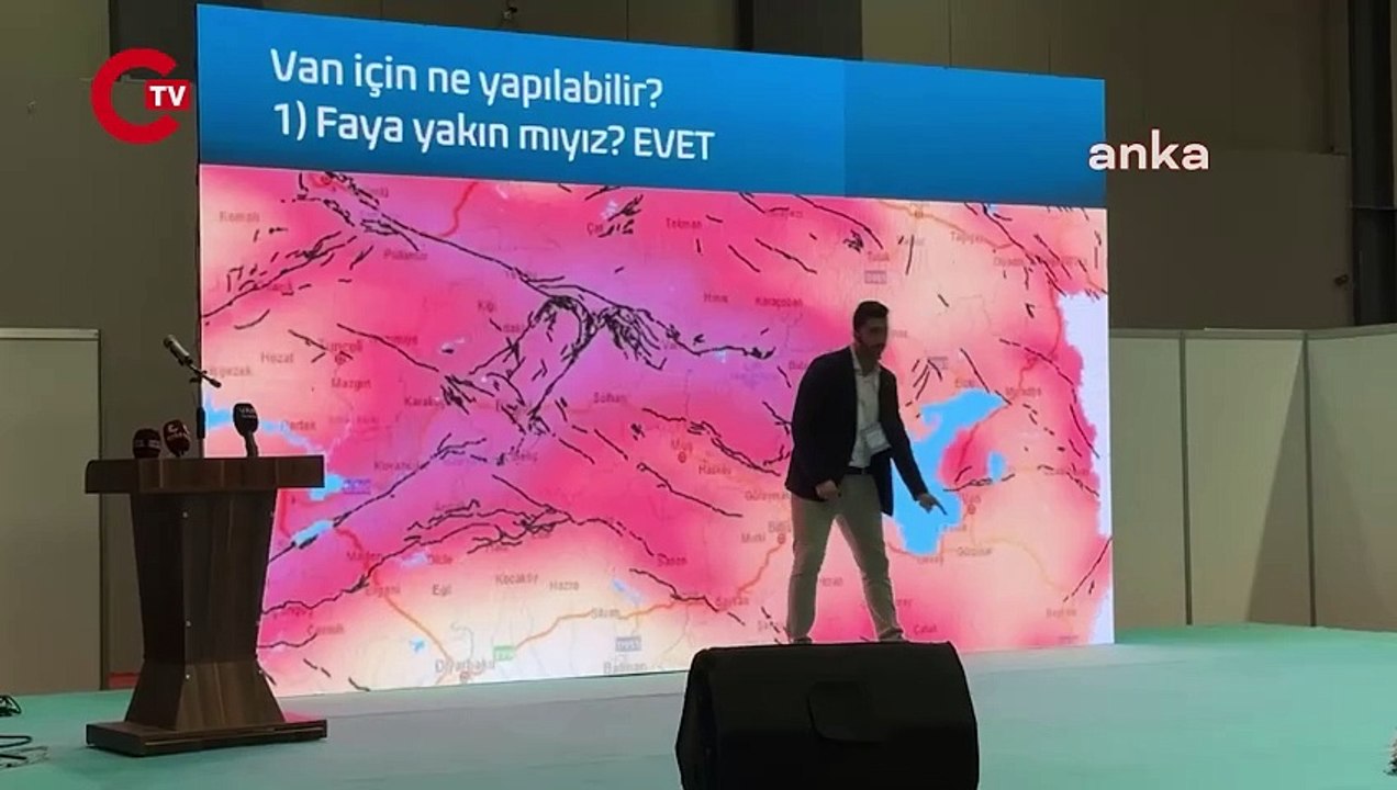 İnşaat mühendisleri, Van’daki inşaat zirvesinde konuştu “Fay hattı üzerine okul ve villa yapıldı”