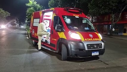 Dois ficam feridos após queda de moto na Avenida Brasil