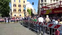Papa Francesco, canti tra i fedeli prima di entrare a S. Maria Maggiore