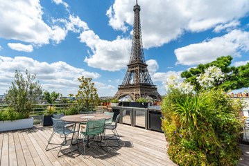 Vivre dans un Studio à Paris : Une Histoire Épouvantable 🏙️