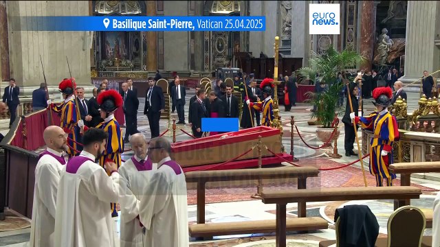 Vatican : fermeture du cercueil du pape François avant ses funérailles