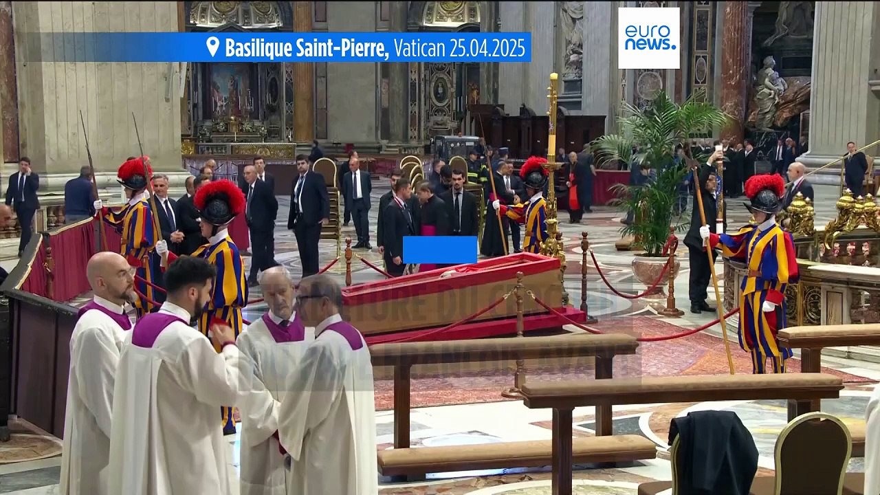 Vatican : fermeture du cercueil du pape François avant ses funérailles