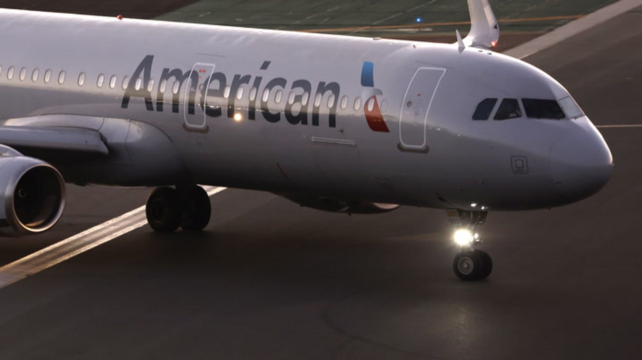 Sick Passenger Died After American Airlines Flight Crew Allegedly Delayed Getting Help Until Other Passengers Left Plane: Lawsuit