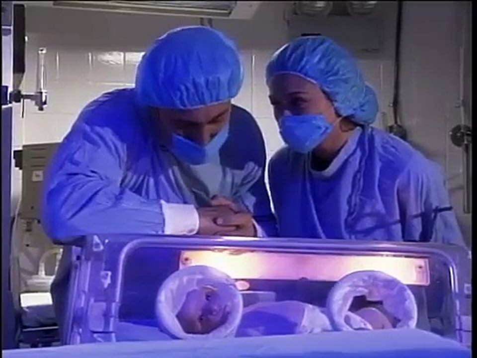 081 / TELENOVELAS INTERNACIONALES / ABRÁZAME MUY FUERTE / 2000 /