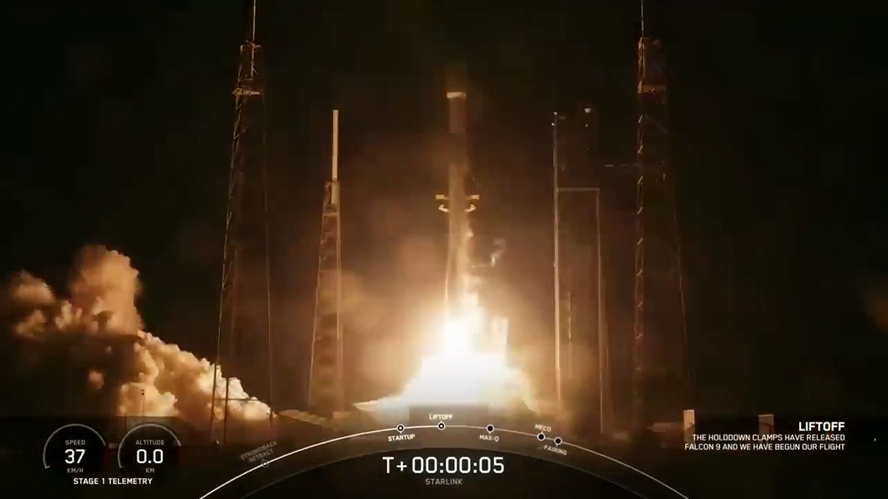 Blastoff! SpaceX launches 28 Starlink satellites, nails landing on droneship