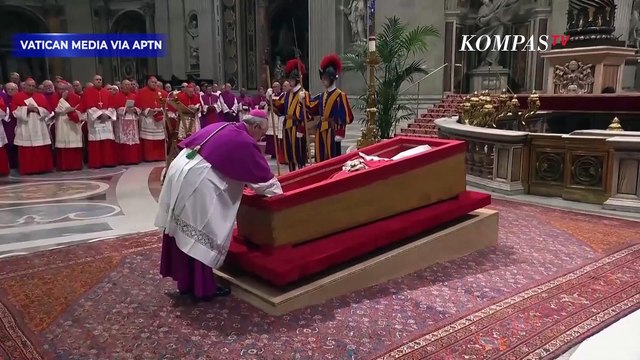 Wajah Jenazah Paus Fransiskus Ditutup Kain Putih Jelang Pemakaman di Santa Maria Maggiore