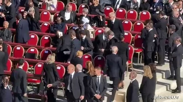 L'arrivo di Mattarella e Meloni ai funerali di Papa Francesco