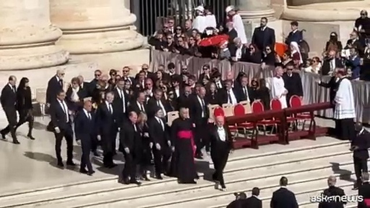 Papa, l'arrivo di Milei e Lula a San Pietro per i funerali