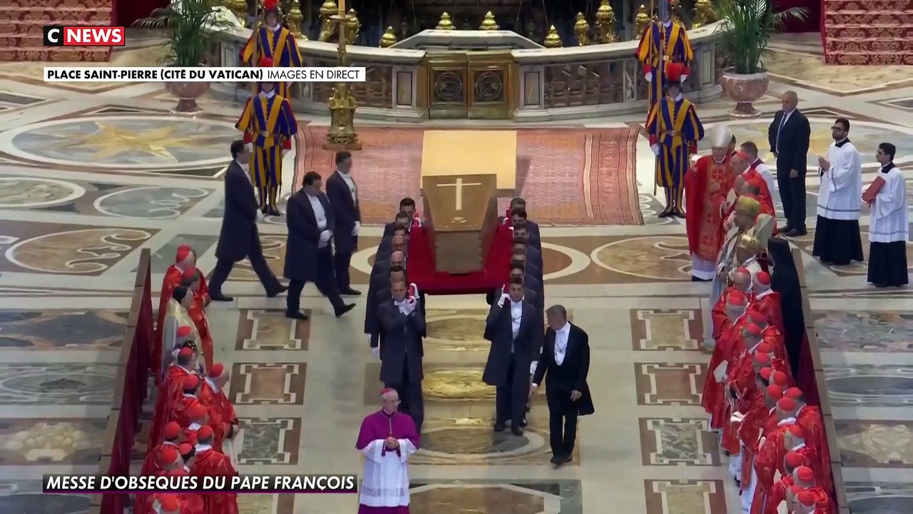 Funérailles : Le cercueil du pape François est déplacé de la basilique à la place Saint-Pierre