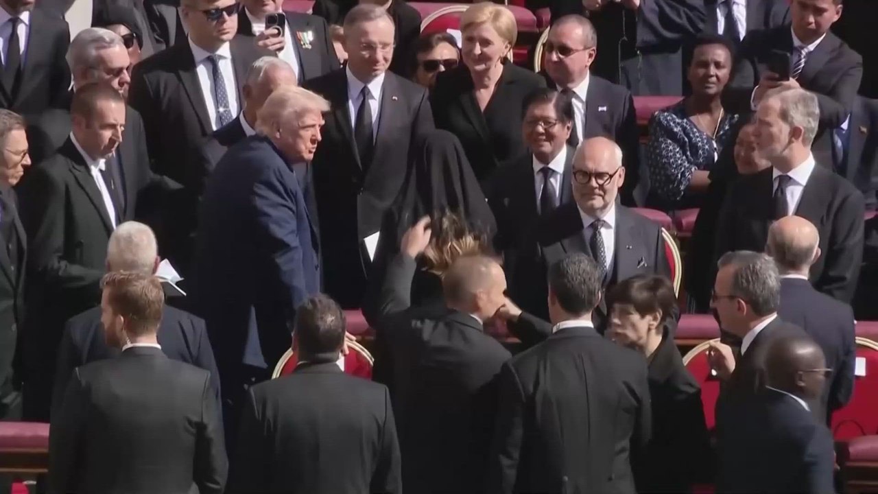 El saludo entre Trump y el Rey Felipe VI en el funeral del Papa Francisco