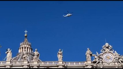 Funerali Papa, il rumore degli elicotteri tra preghiere e rintocchi