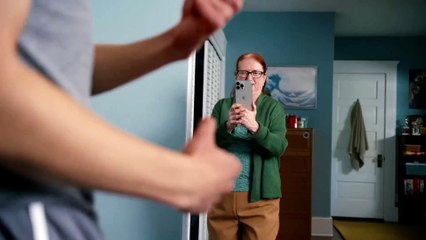 iPhone 16 - Apple Intelligence - Clean Up Photos