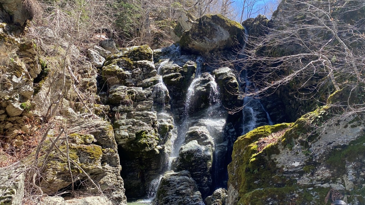 Amanos Dağları eteklerinde: Sadece birkaç ay görülüyor