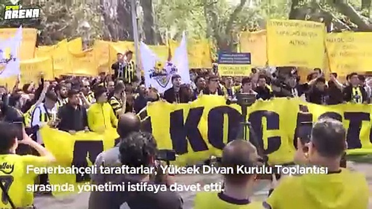 Fenerbahçe taraftarından başkan Ali Koç ve yönetime istifa çağrısı
